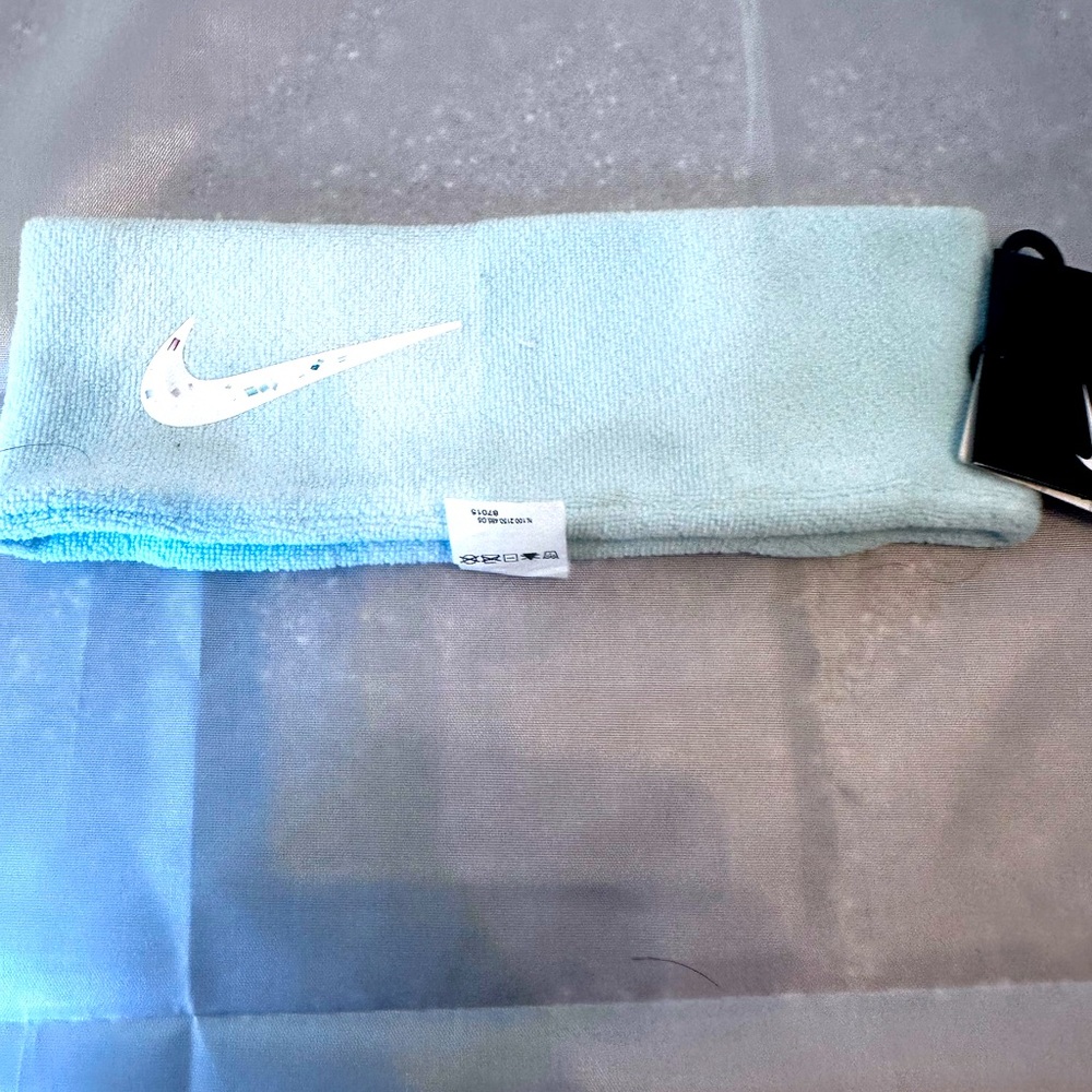 NWT NIKE headband